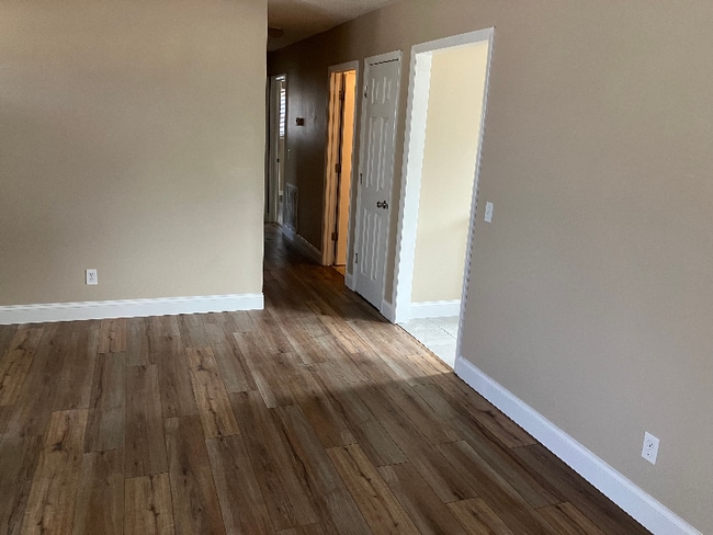 Photo - 225 Antoinette Dr