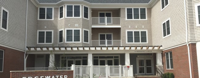 Edgewater at Queset Commons