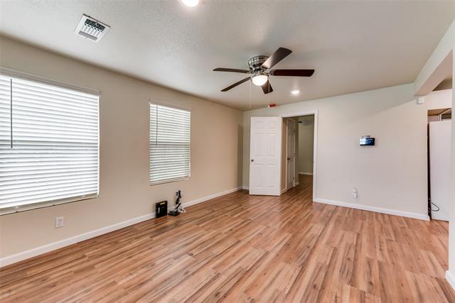 Photo - 5838 Wellesley Ave