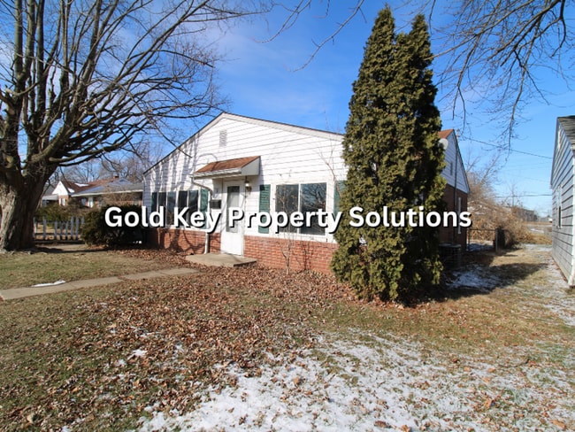 Photo - MEADOWBROOK AREA 2 BR 1 BA House with Central Air and Bonus Room