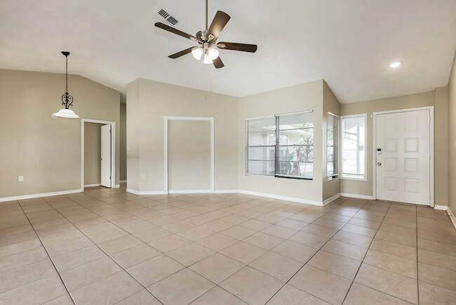 Photo - 1726 Lk Crst Ave