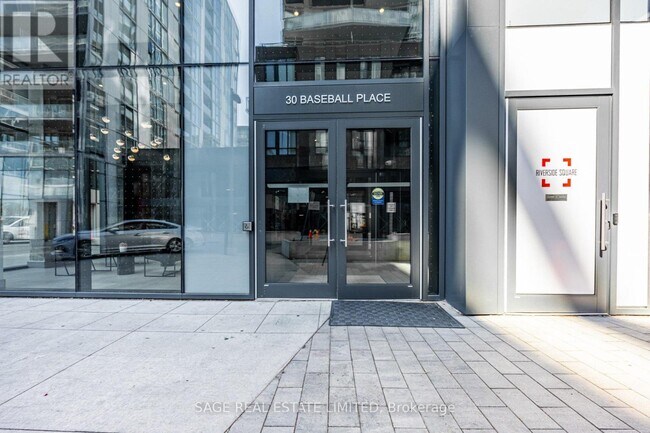 Photo - 30 Baseball Pl Unité 1114