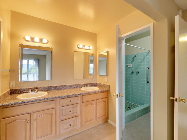 Photo - Marinian Towers Apartments