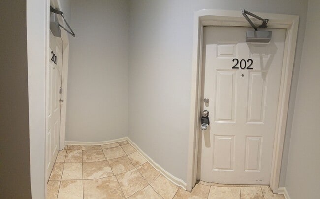 Photo - 913 Walker St