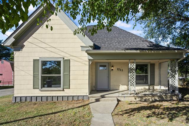 Photo - 1711 Halsell St