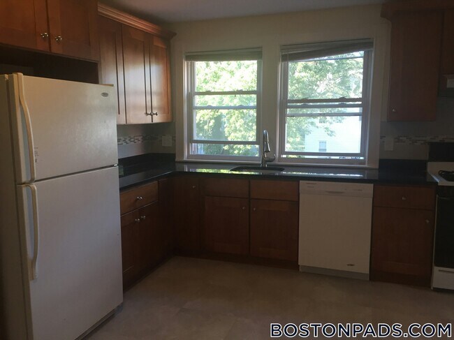 Building Photo - 32 Newcastle Rd