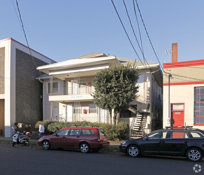 Davis Manor Apartments For Rent in Portland, OR