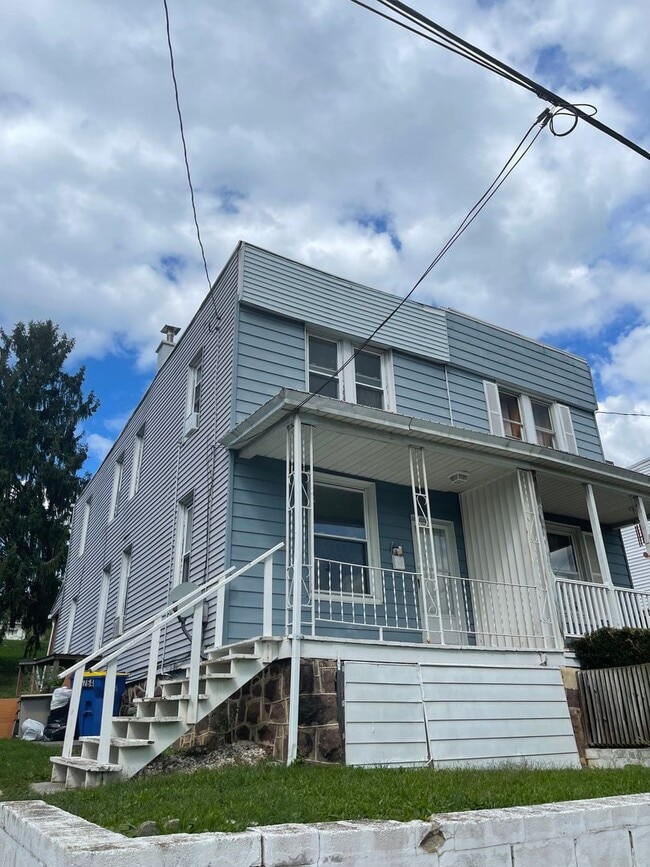Building Photo - 3 Bedroom For Rent in Harrisburg with gas ... Rental