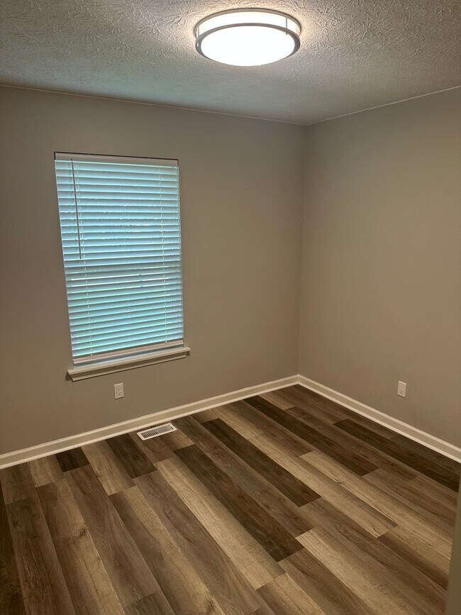 Photo - 113 Ravine St