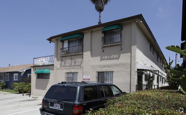 Gorgeous property! Cute Units!