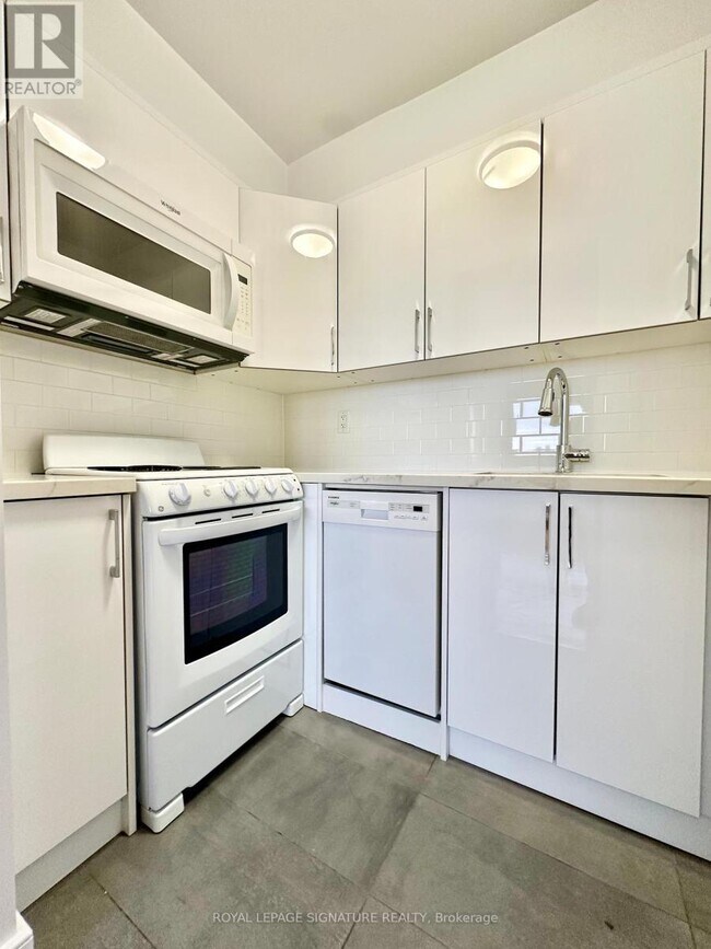 Photo - 666 Spadina Ave. Unité 2101