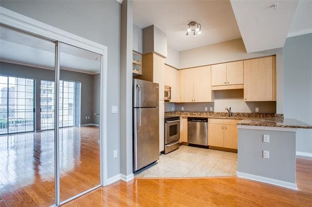 Photo - 3225 Turtle Creek Blvd Blvd Unidad 635