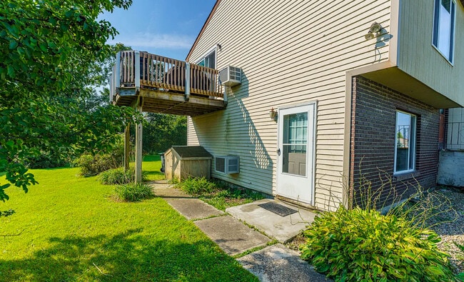 Photo - 44 Suncrest Dr Unit 2nd Fl