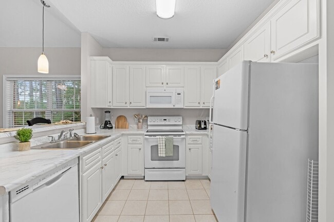 Photo - 1125A Southbend Drive