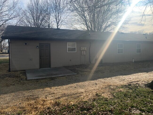 Photo - 309 Red Bird St