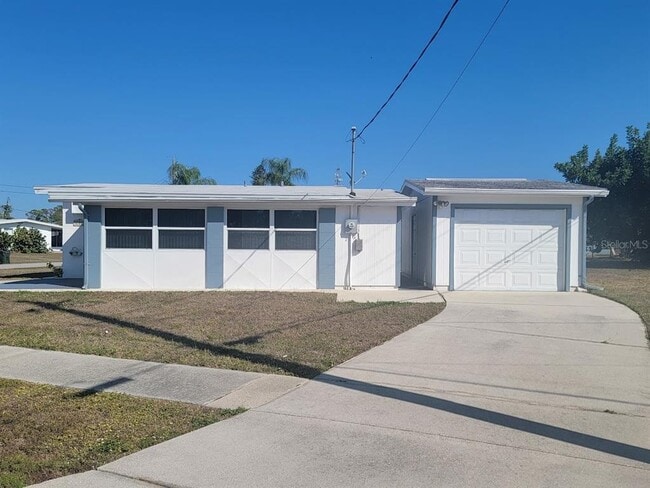 Photo - 8385 Aero Ave