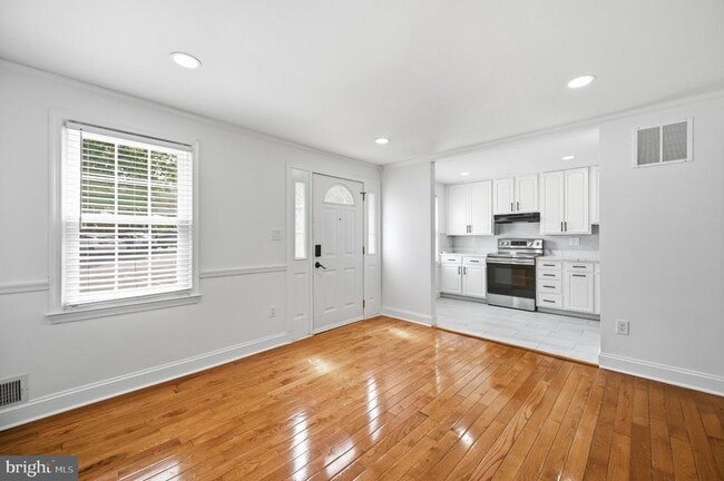 1214 Fox Run Pl