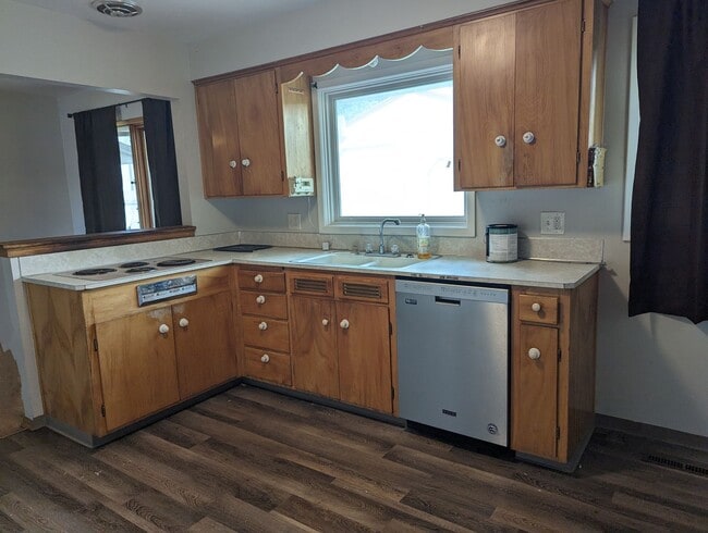 Photo - Charming 3 bedroom 1.5 bath Orchards house