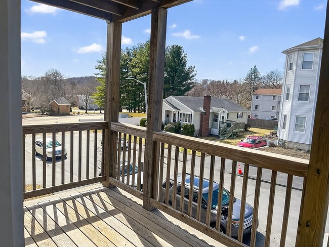 Building Photo - 247 Pilgrim Ave Unit 3