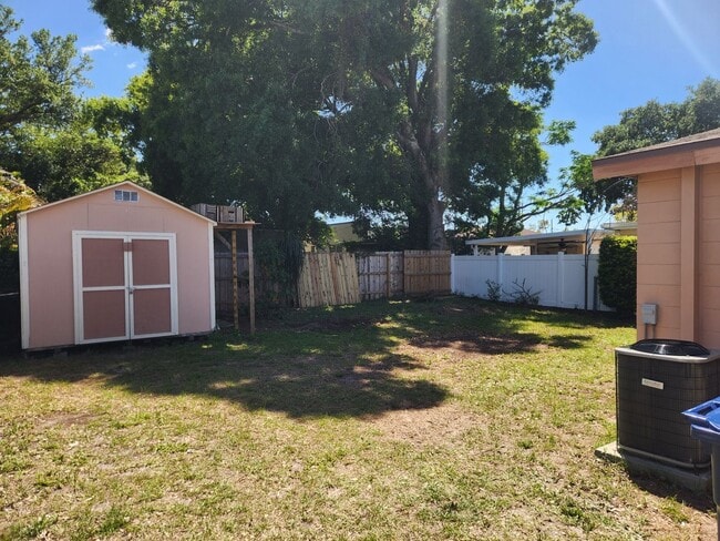 Photo - 3312 W St Louis St