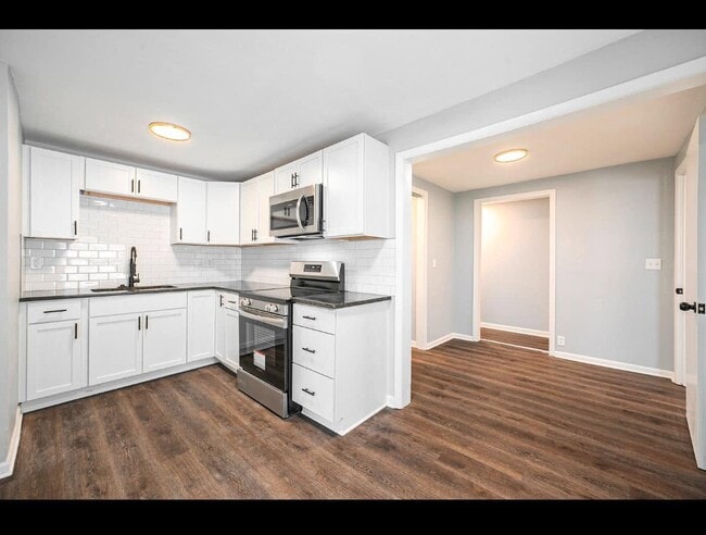 405 Newton St
