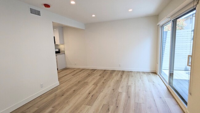 Photo - 1333 Brockton Ave