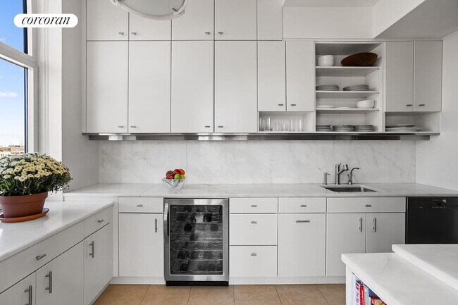 Photo - 181 E 90th St