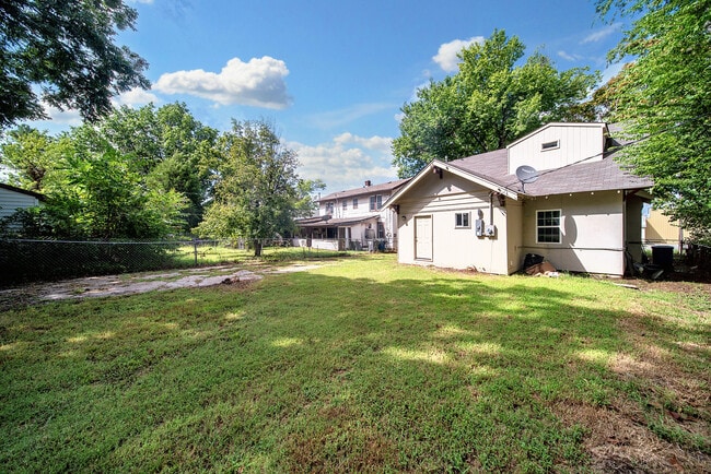 Photo - 119 N Utica Ave