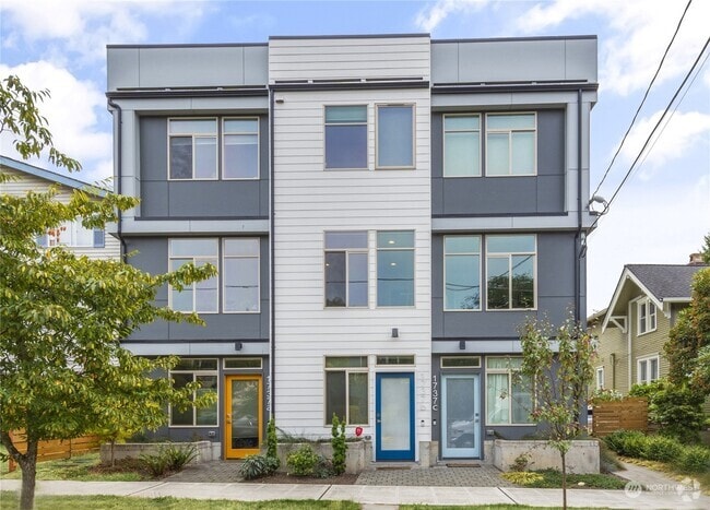 Building Photo - 1737 NW 61st St Rental