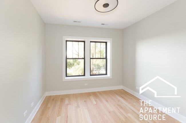 Photo - 2237.5 N Bissell St Unit 1E