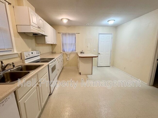 Photo - 1514 Summit Dr