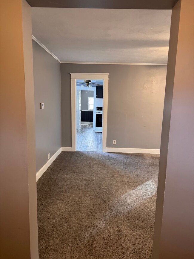 Photo - 402 Kenneth Ave