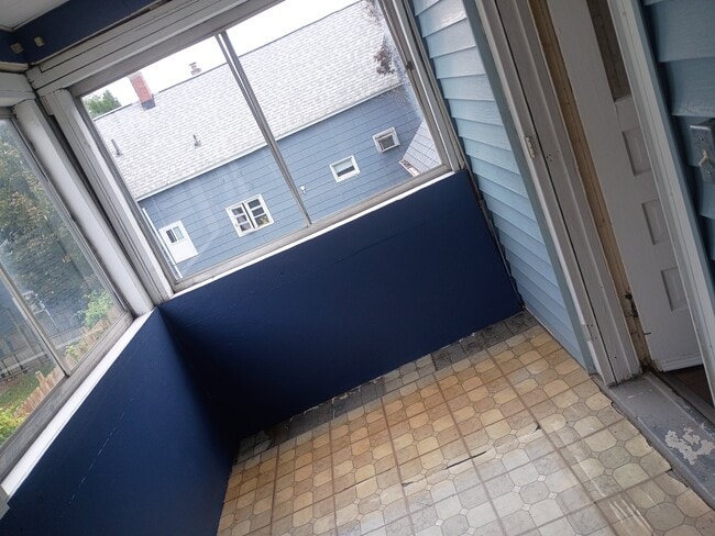 Photo - 347 Ludington St Unidad Upper