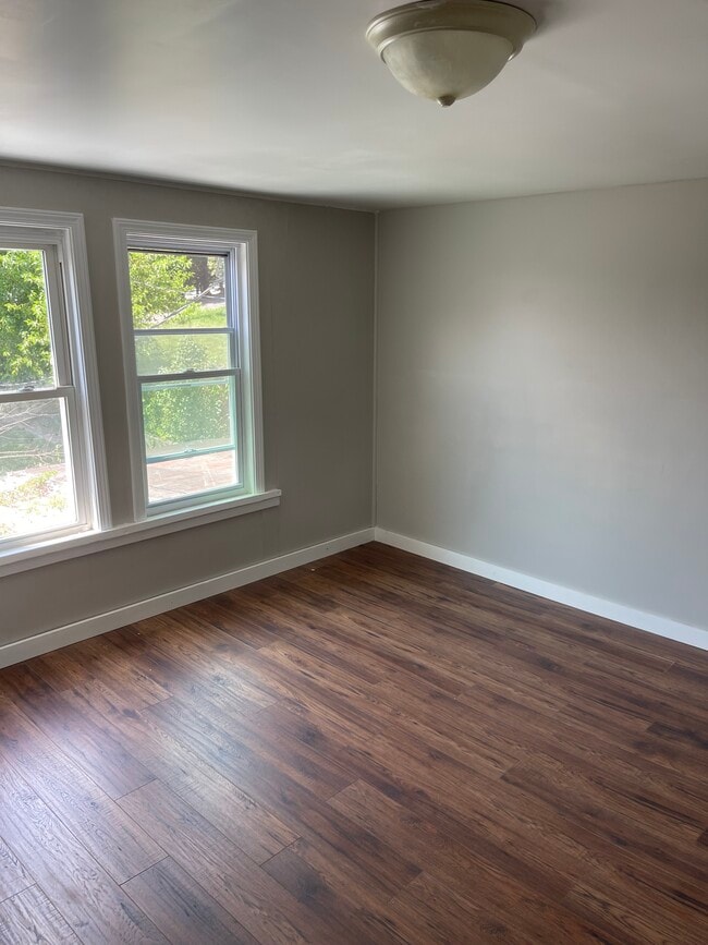 Building Photo - 1416 3rd Ave Rental