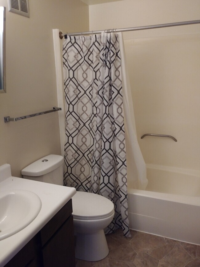 Photo - 702 Jackson St Unit B