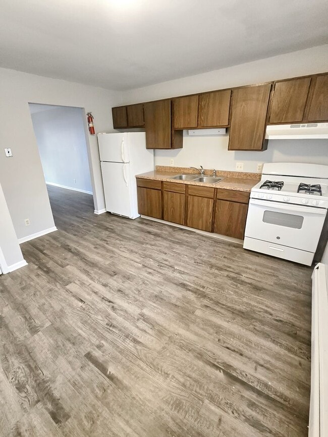 Photo - 136 N Lake St Unidad 4