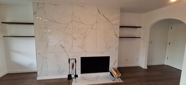 Photo - Luxurious 2-Bed, 2-Bath Condo with Spectacular Views and Designer Upgrades in Kirkland!!