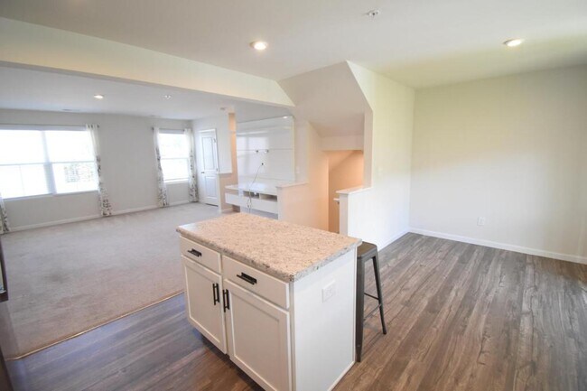 Photo - 2611 McCurdy Trail