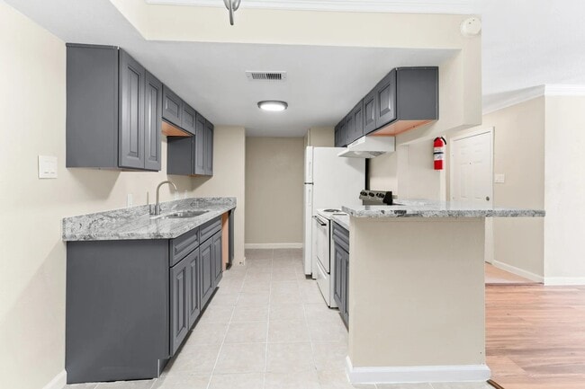 Photo - Limited-Time Offers | Schedule Your Tour T... Unidad FPL
