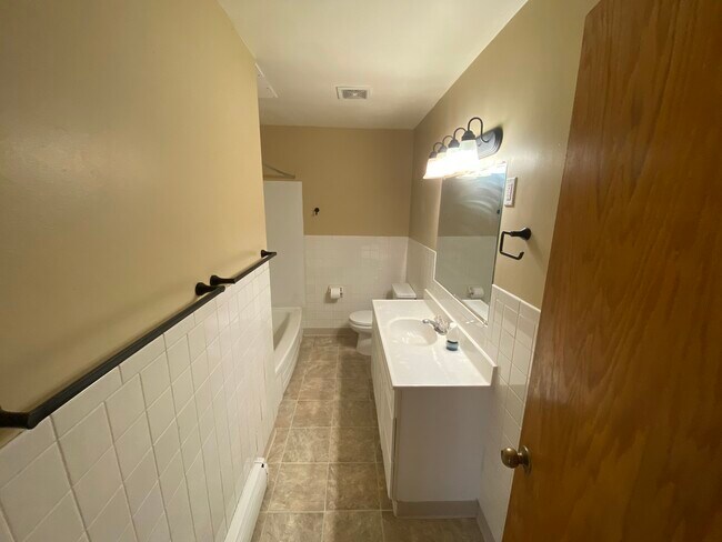 Photo - Ember Crest Apartments Unit 4