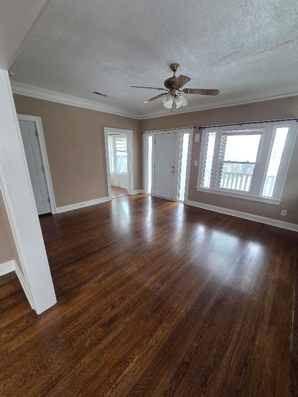 Photo - 5921 Harrison St