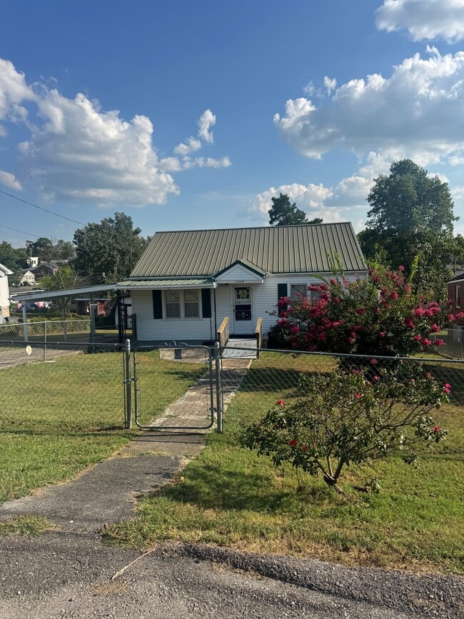 Photo - 1504 Swanson Blvd