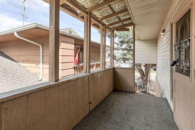 Photo - Students Welcome! Great Location! Unit 2821 Stanford Rd