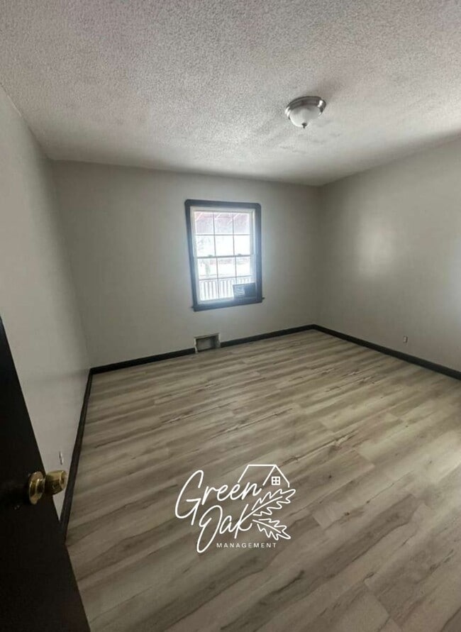 Photo - 13000 Rockside Rd