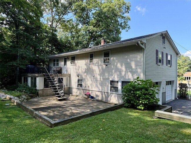 15 Kentwood Dr