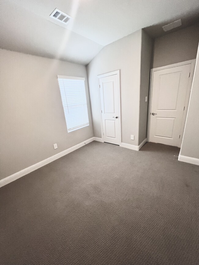 Photo - 2367 Aspen Hl Dr