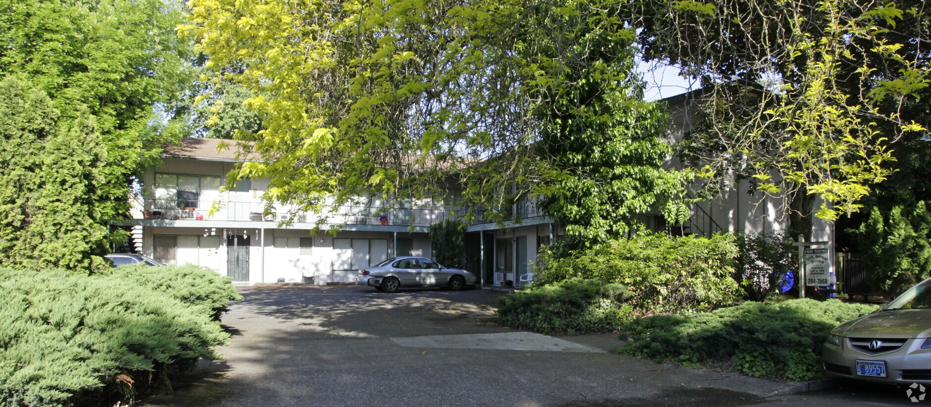 Photo - 27th Avenue Terrace