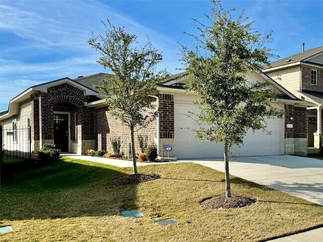 Photo - 224 Yoakum St