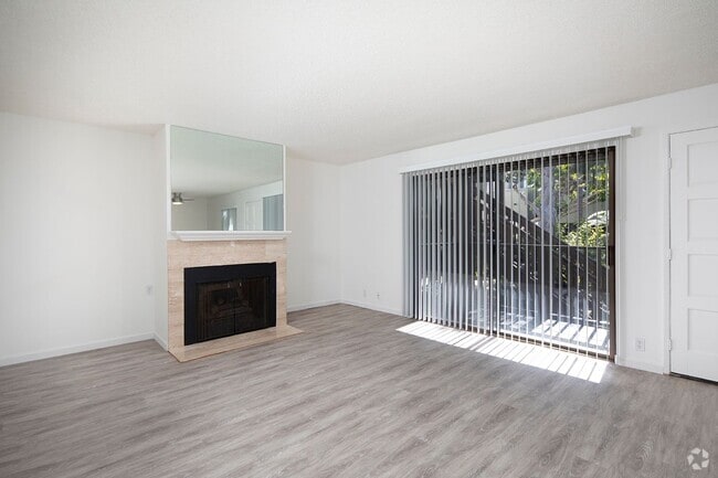 Building Photo - *OPEN HOUSE: 6/21 10-11AM* La Jolla 2BR wi... Unit 03