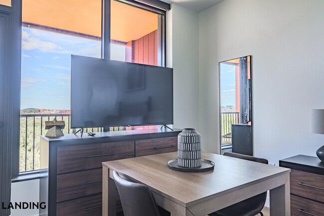 Photo - 632 Howard Rd SE Unidad 834